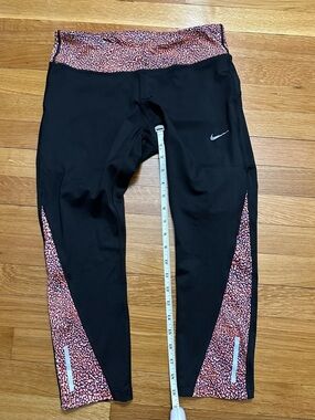 Nike Women' Black Running Capris. Size Medium EUC